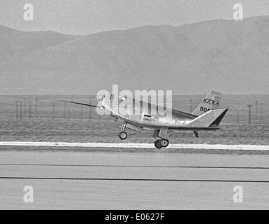 HL-10 primo sbarco del volo Foto Stock