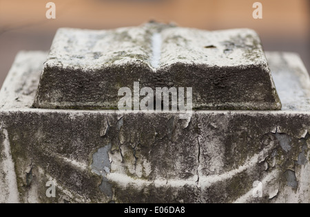 Prenota Stone a San Nicola cimitero vicino al monastero di Alexander Nevsky, a San Pietroburgo, Russia Foto Stock