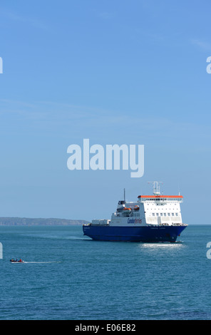 Traghetti Condor Commodore Clipper avvicinando Guernsey, Isole del Canale Foto Stock