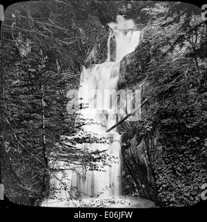 Cascata du Pont et Hospice du Pont, Luchon [Dintorni Foto Stock