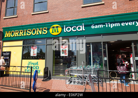 Un Morrisons negozio locale in Carlton, Nottingham, Inghilterra, Regno Unito Foto Stock