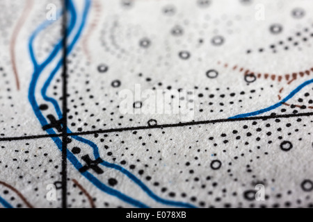 Dettaglio di un vecchio e consumato mappa militare Foto Stock