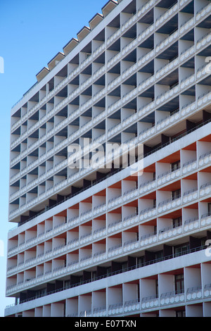 Facciata di moderni edifici di appartamenti in westerland sull'isola di Sylt, Germania Foto Stock