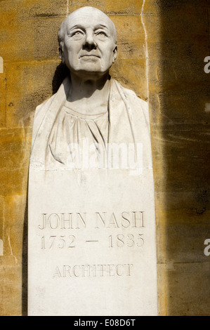 Un busto di John Nash a tutte le anime " Chiesa in Langham Place, Londra. Foto Stock