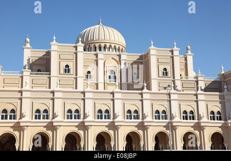 Tradizionale architettura araba nella città di Sharjah Emirati Arabi Uniti Foto Stock