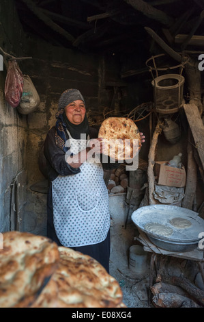 Donna Baker. Orjan village. Al Ayoun Trail. La Giordania. Medio Oriente Foto Stock