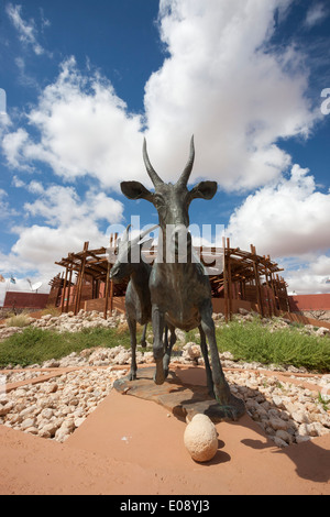 Statua gemsbok, Kgalagadi Parco transfrontaliero, Northern Cape, Sud Africa, Febbraio 2014 Foto Stock