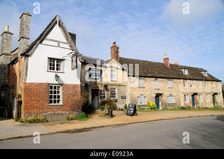Il George Inn Pub, Lacock, Wiltshire, Inghilterra Foto Stock