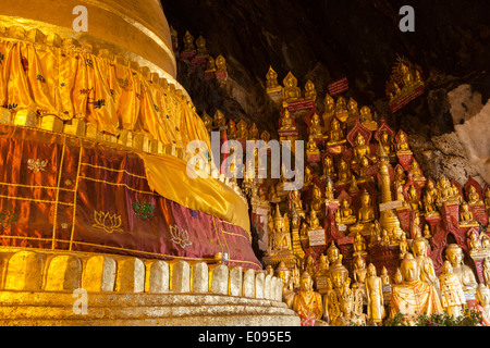 Il Sud Est Asiatico MYANMAR Birmania Shwe Umin Pagoda Paya immagini di Buddha dentro il calcare Buddha d'oro di Pindaya grotte Stato Shan Foto Stock
