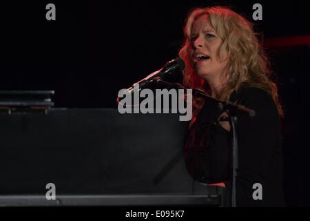 Mannheim, Badenwuertemberg, Deutschland. Il 6 maggio, 2014. Vonda Shepard durante un concerto al Campidoglio del 06 maggio 2014 a Mannheim, Germania. (Foto di Ulrich Roth) © Ulrich Roth/NurPhoto/ZUMAPRESS.com/Alamy Live News Foto Stock