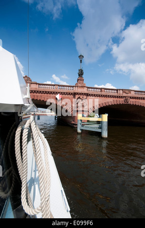 Germania Berlino, sul fiume Spree, Moltke Brucke, Moltkebrucke Bridge Foto Stock