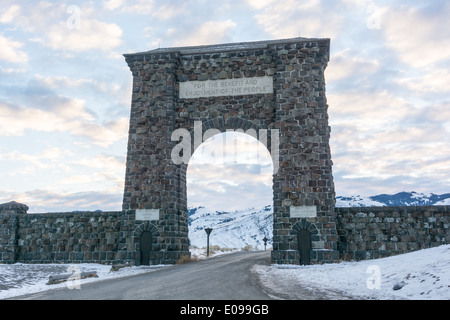 Cancello principale nel Parco Nazionale di Yellowstone Foto Stock