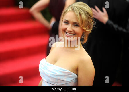 Hayden Panettiere assiste il 'Charles James: oltre la moda' Costume Institute gala tenutosi presso il Metropolitan Museum of Art il 5 di Maggio di 2014 in New York City/picture alliance Foto Stock