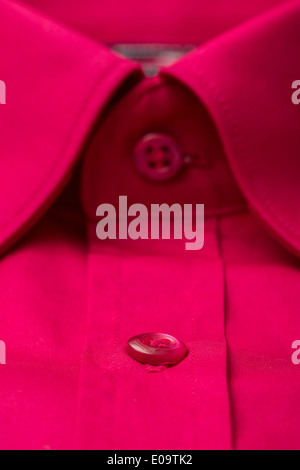 Red eleganti uomini Shirt Close Up Foto Stock