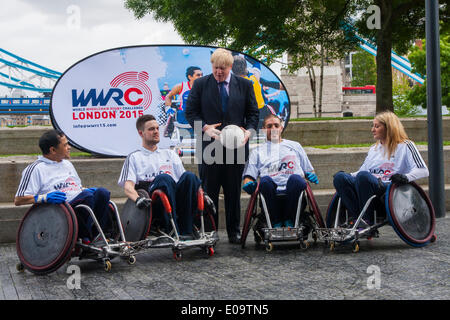 Londra, Regno Unito. 7 2014. Gran Bretagna Rugby in carrozzina stars unire il sindaco di Londra Boris Johnson di annunciare la prima sedia a rotelle Rugby Challenge che si svolgerà in ottobre 2015 presso la Queen Elizabeth Olympic Park. Credito: Paolo Davey/Alamy Live News Foto Stock