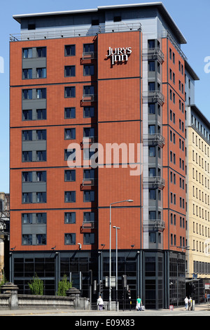 Il Jury's Inn Hotel si trova all'incrocio tra Broomielaw e Jamaica Street nel centro di Glasgow, Scozia, Regno Unito Foto Stock