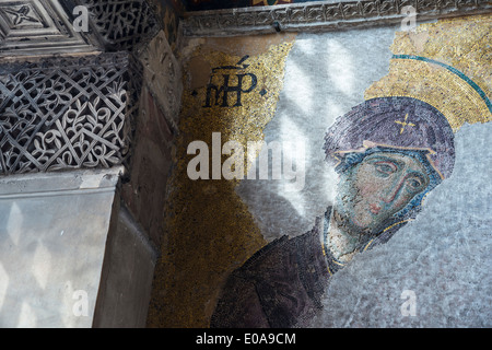 Dettaglio di un13th cen. Deesis bizantina mosaico, che mostra la Vergine Maria. Galleria superiore Hagia Sophia, Sultanahmet, Istanbul, Turchia Foto Stock