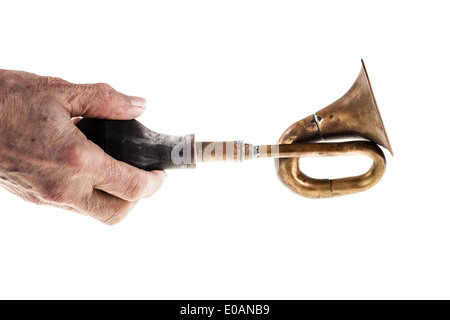 Un vecchio manuale tromba d'aria isolate su uno sfondo bianco Foto Stock