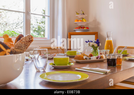 Germania Baden-Wuerttemberg, Stoccarda, cui tavolo per la colazione Foto Stock