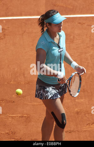 Madrid, Spagna. 8 Maggio, 2014. Li Na della Cina in azione contro Sloane Stephens degli USA durante il giorno sei della Mutua Madrid Open torneo di tennis presso la Caja Magica l 8 maggio 2014 a Madrid, Spagna. (Foto di Oscar Gonzalez/NurPhoto) Credito: Oscar Gonzalez/NurPhoto/ZUMAPRESS.com/Alamy Live News Foto Stock