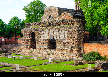 Il Jewry Wall, parte dei resti delle terme romane di Leicester. Foto Stock