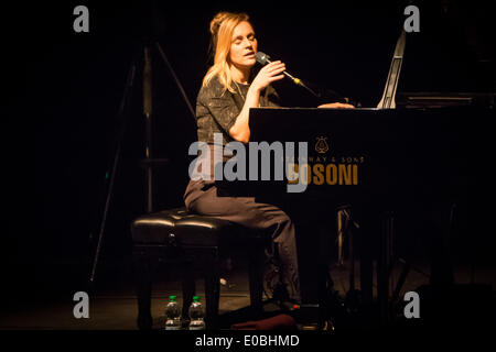 Milano Italia. 07Th Maggio 2014. Il danese il cantautore Agnes OBEL esegue dal vivo presso il music club Alcatraz durante il 'Tour Aventino 2014' Credito: Rodolfo Sassano/Alamy Live News Foto Stock