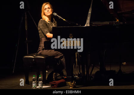 Milano Italia. 07Th Maggio 2014. Il danese il cantautore Agnes OBEL esegue dal vivo presso il music club Alcatraz durante il 'Tour Aventino 2014' Credito: Rodolfo Sassano/Alamy Live News Foto Stock