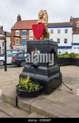 Caistor Piazza del Mercato villaggio pompa acqua Lincolnshire Foto Stock