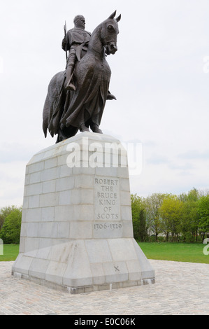 Statua di Robert Bruce nella Battaglia di Bannockburn sito in Aberdeen, Scozia. Foto Stock