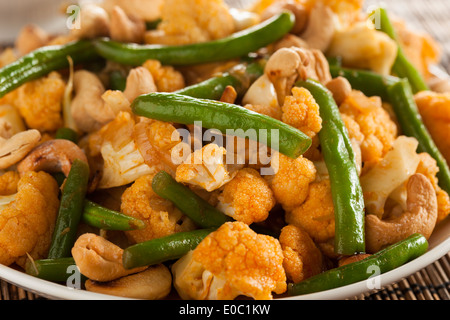 Thai piccante cavolo e fagioli Stir Fry Foto Stock