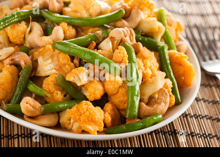 Thai piccante cavolo e fagioli Stir Fry Foto Stock