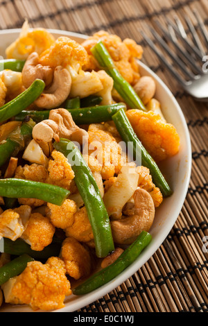 Thai piccante cavolo e fagioli Stir Fry Foto Stock