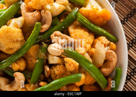 Thai piccante cavolo e fagioli Stir Fry Foto Stock