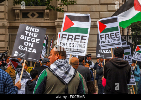 Free Gaza dimostrazione pacifica, di fronte a Downing Street,Whitehall, London REGNO UNITO Foto Stock