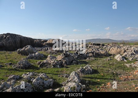 Paesaggio al sito paleolitico di grotte hilar da Cayonu primo insediamento neolitico, Ergani, Diyarbakir, Turchia sud-orientale Foto Stock