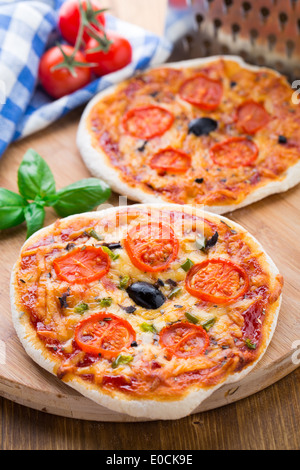 Vegetariano pizza mini Foto Stock