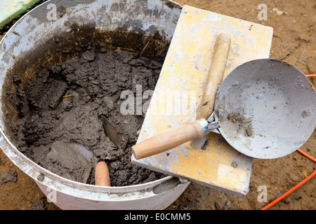 Moertel sul sito di costruzione di una casa unifamiliare Foto Stock