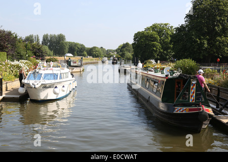 Blocco di Sandford sul Fiume Tamigi vicino a Oxford Foto Stock