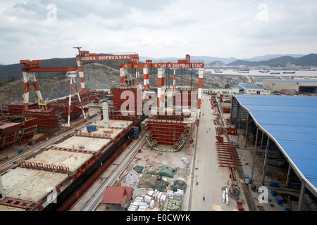 Vista superiore della costruzione banchine al cantiere Ouhua a Zhoushan, nella provincia di Zhejiang, Cina Foto Stock