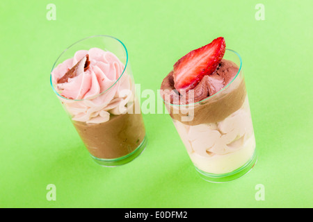 Deliziosi gelati scatti con caroselli e topping Foto Stock