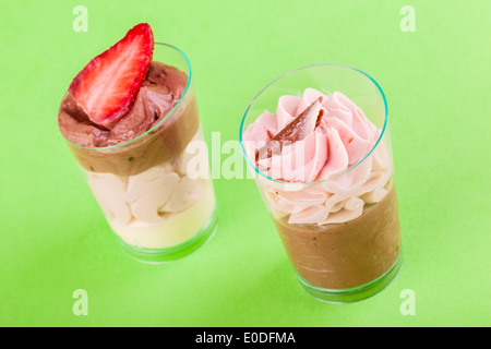 Deliziosi gelati scatti con caroselli e topping Foto Stock