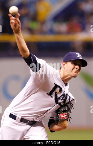 San Pietroburgo, Florida, Stati Uniti d'America. 9 maggio 2014. Tampa Bay Rays a partire lanciatore JAKE ODORIZZI (23) nel primo inning contro i Cleveland Indians. Credito: Sarà Vragovic/Tampa Bay volte/ZUMAPRESS.com/Alamy Live News Foto Stock