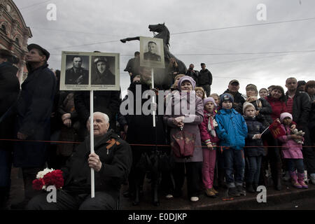 San Pietroburgo, Russia. 9 maggio 2014. La Giornata della vittoria parata militare a Dvortsovaya (Palazzo) Square a San Pietroburgo, Russia, 9 maggio 2014. Credito: Valya Egorshin/NurPhoto/ZUMAPRESS.com/Alamy Live News Foto Stock