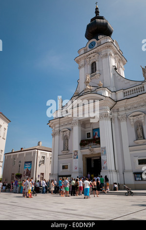 La Messa domenicale nella Basilica della Presentazione della Beata Vergine Maria a Wadowice in Polonia. Foto Stock