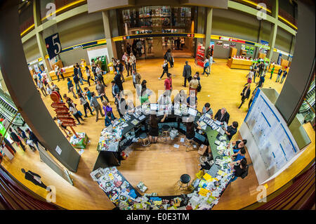 Torino Piemonte, Italia. Il 10 maggio, 2014. Lingotto Fiere xxvii Fiera Internazionale del Libro di decimo Maggio 2014 Credit: Davvero Facile Star/Alamy Live News Foto Stock