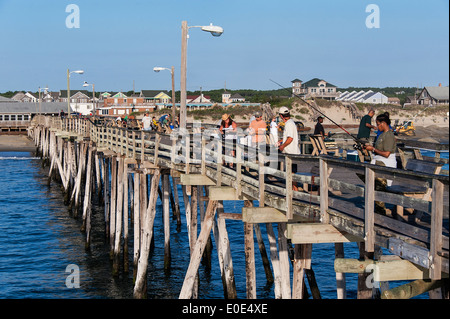 La pesca del molo, nag Testa, Outer Banks, North Carolina, STATI UNITI D'AMERICA Foto Stock