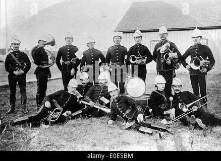 Nord ovest montato nella banda della polizia a Fort Macleod Foto Stock