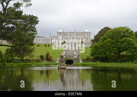 Al Powerscourt House dal bellissimo giardino nella contea di Wicklow, Irlanda. Foto Stock