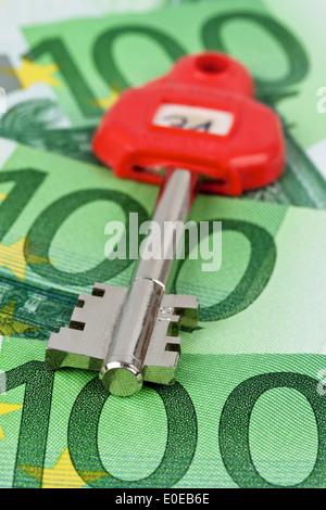 Un sacco di euro di banconote in cassaforte e Viele Euro Geldscheine im Tresor Foto Stock