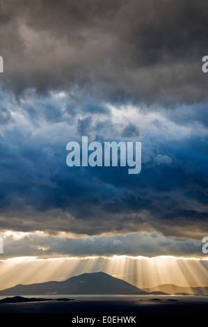 Drammatico il cielo sopra il Golfo Pagasitic (Tessaglia, Grecia) Foto Stock